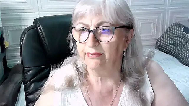 LolkaAlyss online show from May 5, 8:17 pm