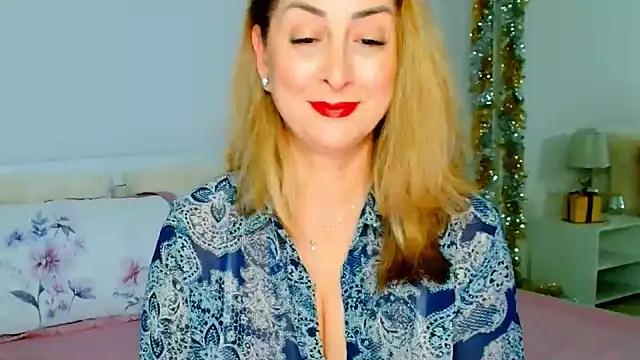 Snapshot of Tyana40 chatting on January 10, 5:37 am Tyana40 online show from January 10, 5:37 am