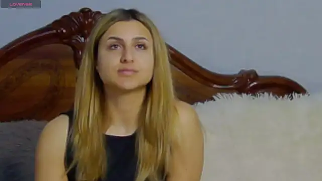 Snapshot of NicolePlay chatting on February 17, 8:55 am NicolePlay online show from February 17, 8:55 am