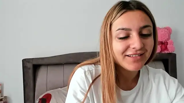 Snapshot of NicolePlay chatting on March 9, 5:33 am NicolePlay online show from March 9, 5:33 am