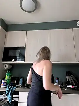 NaomiAndFriends online show from November 30, 12:53 pm