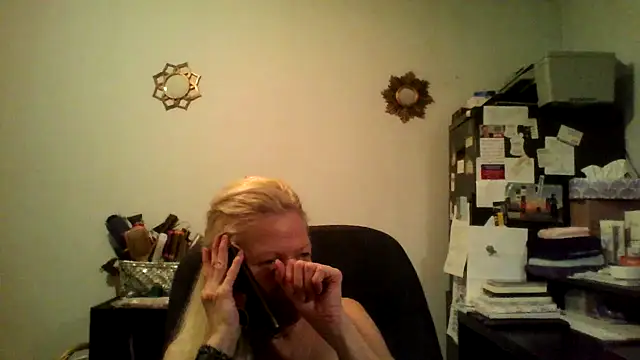 XTRAHORNYONE online show from October 11, 4:12 am