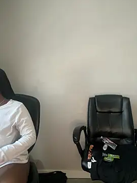 Snapshot of DancingLemonade chatting on May 17, 3:52 pm DancingLemonade online show from May 17, 3:52 pm