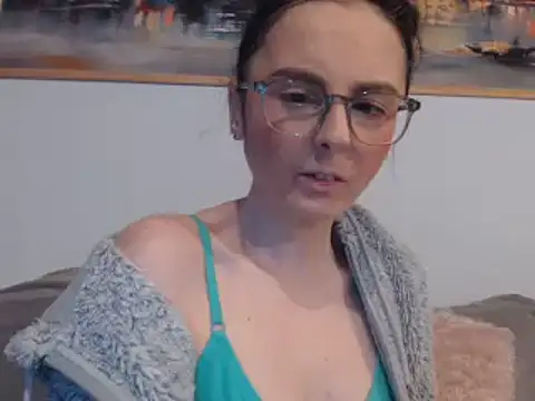 Snapshot of cleophee chatting on February 20, 7:01 am cleophee online show from February 20, 7:01 am