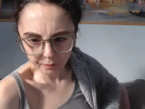 Snapshot of cleophee chatting on March 3, 9:44 am cleophee online show from March 3, 9:44 am