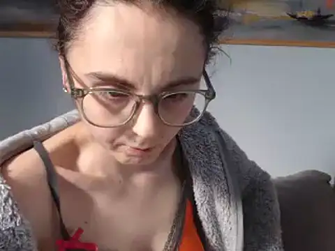 Snapshot of cleophee chatting on March 6, 9:47 am cleophee online show from March 6, 9:47 am