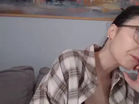 Snapshot of cleophee chatting on March 11, 9:34 am cleophee online show from March 11, 9:34 am