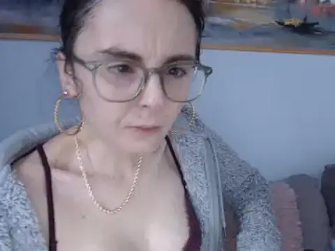 Snapshot of cleophee chatting on March 19, 6:46 am cleophee online show from March 19, 6:46 am