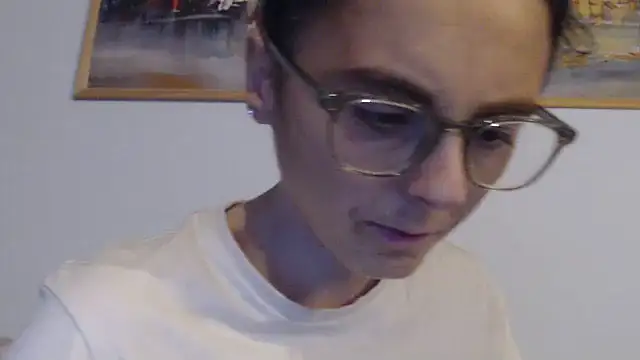 Snapshot of cleophee chatting on October 18, 6:05 am cleophee online show from October 18, 6:05 am