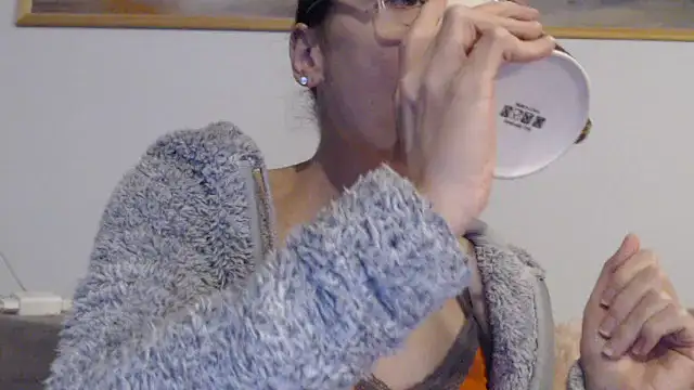 cleophee online show from February 5, 6:51 am