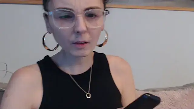 Snapshot of cleophee chatting on February 27, 6:46 am cleophee online show from February 27, 6:46 am