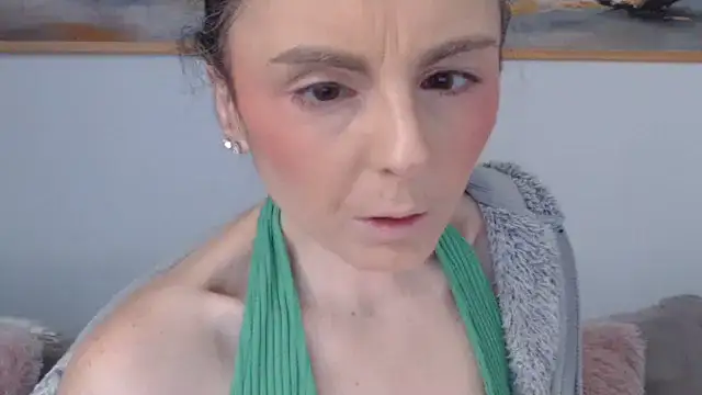 Snapshot of cleophee chatting on March 27, 7:03 am cleophee online show from March 27, 7:03 am