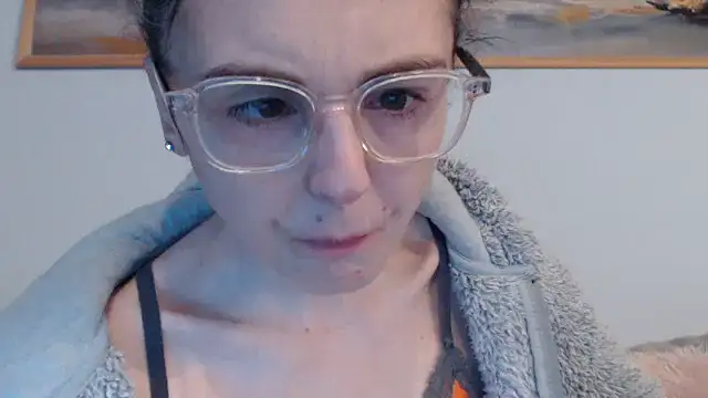 Snapshot of cleophee chatting on March 30, 5:41 am cleophee online show from March 30, 5:41 am