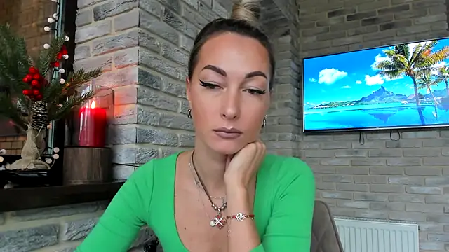 StarryHanna online show from December 4, 8:56 am