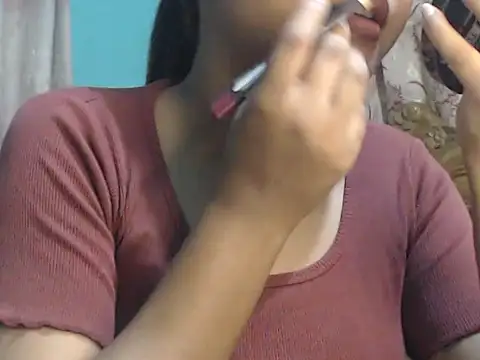 NancyRuvi online show from November 6, 3:24 pm