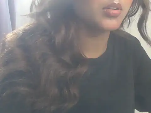NancyRuvi online show from May 31, 4:03 pm