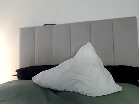 Aleska  Bell online show from December 13, 10:04 pm