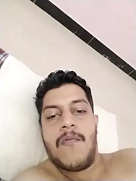 Snapshot of dzboy1994 chatting on December 2, 3:40 pm dzboy1994 online show from December 2, 3:40 pm