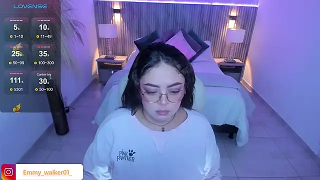 emmy walker online show from October 3, 11:07 am