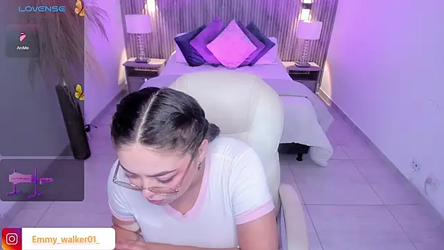 emmy walker online show from October 6, 11:07 am