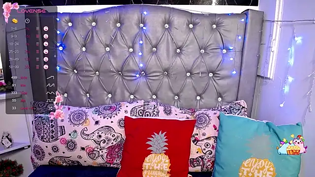 LAILAGUMMY online show from December 3, 4:50 pm