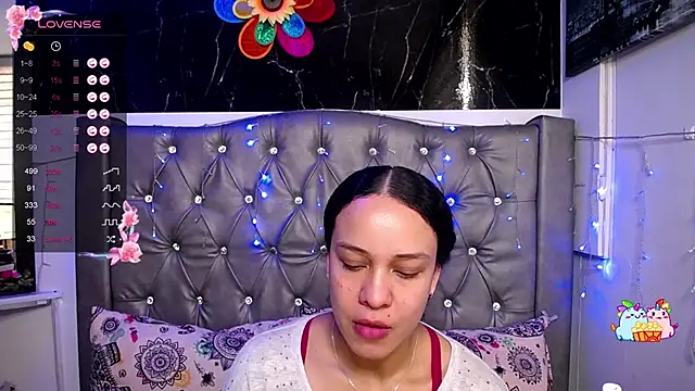 LAILAGUMMY online show from December 17, 7:37 pm