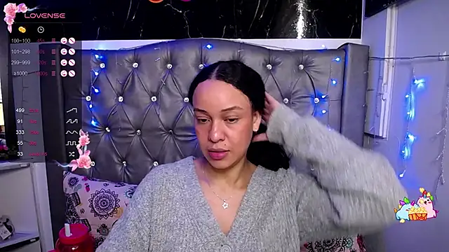 LAILAGUMMY online show from December 19, 5:50 pm