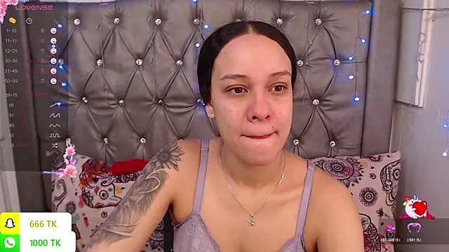 LAILAGUMMY online show from June 11, 2:48 pm