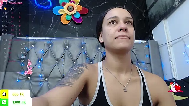 LAILAGUMMY online show from July 11, 1:14 pm