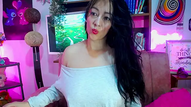 Snapshot of CiaraaSweet chatting on April 30, 11:20 pm CiaraaSweet online show from April 30, 11:20 pm