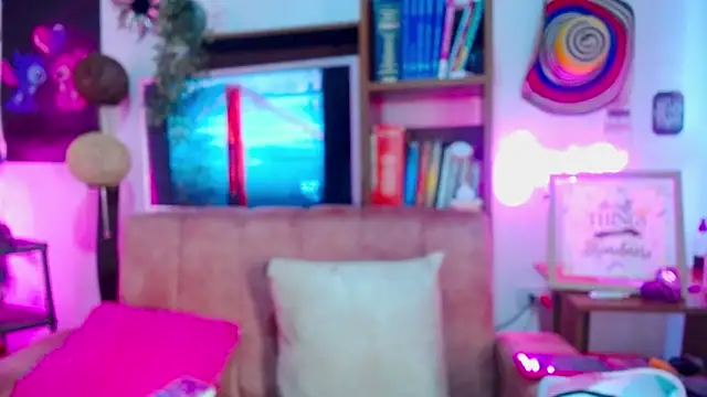 Snapshot of CiaraaSweet chatting on May 15, 10:28 pm CiaraaSweet online show from May 15, 10:28 pm