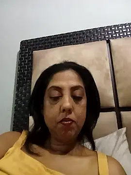 Snapshot of Mahi4luv chatting on April 4, 9:01 pm Mahi4luv online show from April 4, 9:01 pm
