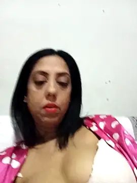 Snapshot of Mahi4luv chatting on May 2, 10:48 pm Mahi4luv online show from May 2, 10:48 pm