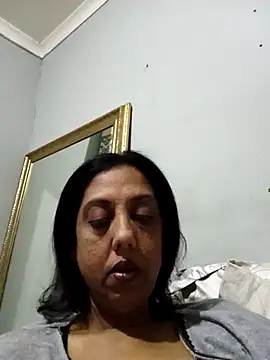 Snapshot of Mahi4luv chatting on May 25, 9:43 pm Mahi4luv online show from May 25, 9:43 pm