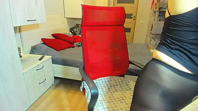 DUSSY PUSSY online show from December 10, 3:41 am