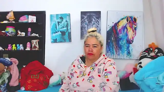 estrellita fugaz16x online show from January 27, 11:43 am