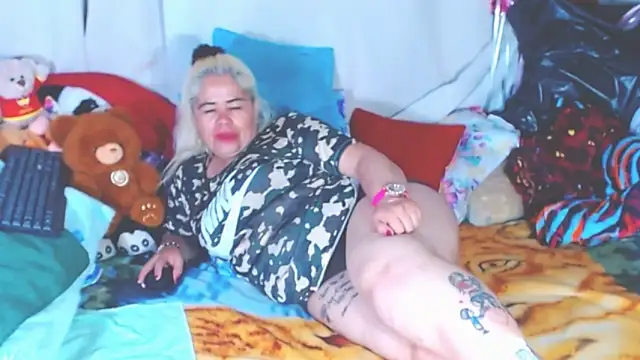 estrellita fugaz16x online show from December 4, 4:33 am