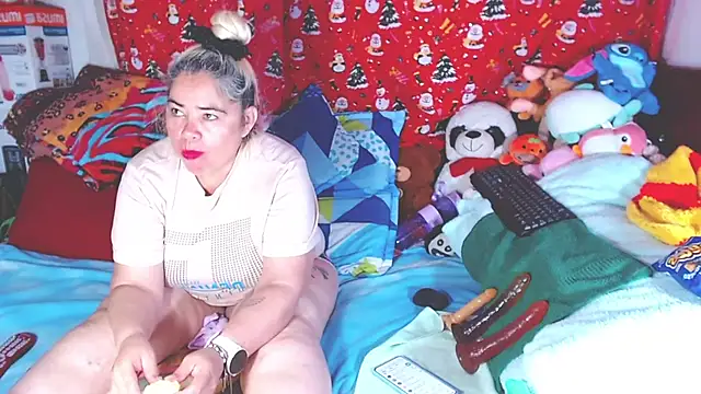 Snapshot of estrellita_fugaz16x chatting on February 21, 3:40 am estrellita fugaz16x online show from February 21, 3:40 am
