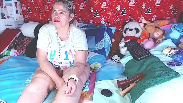 Snapshot of estrellita_fugaz16x chatting on March 4, 4:29 am estrellita fugaz16x online show from March 4, 4:29 am