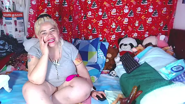 Snapshot of estrellita_fugaz16x chatting on March 14, 1:01 am estrellita fugaz16x online show from March 14, 1:01 am