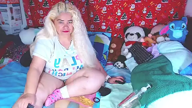 Snapshot of estrellita_fugaz16x chatting on March 16, 4:51 am estrellita fugaz16x online show from March 16, 4:51 am