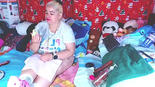 Snapshot of estrellita_fugaz16x chatting on March 18, 5:10 am estrellita fugaz16x online show from March 18, 5:10 am