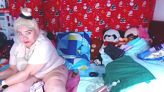 Snapshot of estrellita_fugaz16x chatting on March 19, 4:49 am estrellita fugaz16x online show from March 19, 4:49 am
