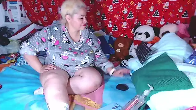 Snapshot of estrellita_fugaz16x chatting on March 27, 4:51 am estrellita fugaz16x online show from March 27, 4:51 am