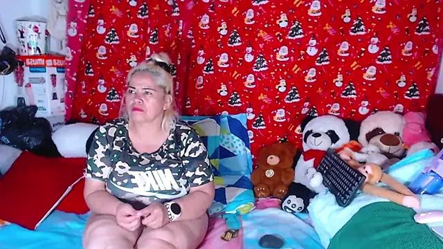 Snapshot of estrellita_fugaz16x chatting on April 3, 3:48 am estrellita fugaz16x online show from April 3, 3:48 am