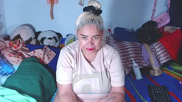 Snapshot of estrellita_fugaz16x chatting on July 26, 3:25 am estrellita fugaz16x online show from July 26, 3:25 am
