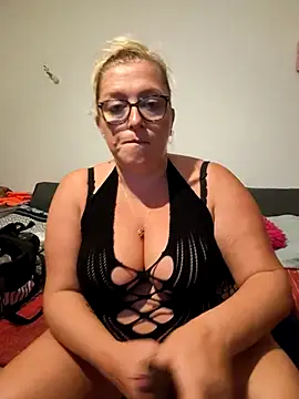 winniess40 online show from October 9, 2:53 am