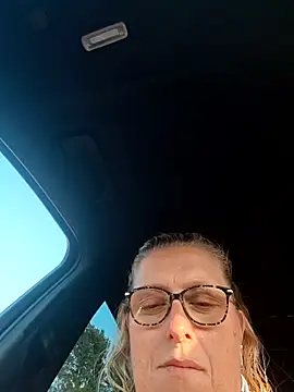 winniess40 online show from July 8, 6:34 pm