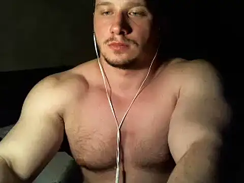 Snapshot of LionEdwin chatting on February 24, 2:51 am LionEdwin online show from February 24, 2:51 am