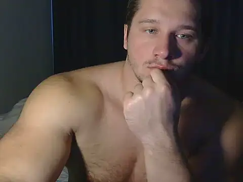 Snapshot of LionEdwin chatting on December 15, 11:03 am LionEdwin online show from December 15, 11:03 am